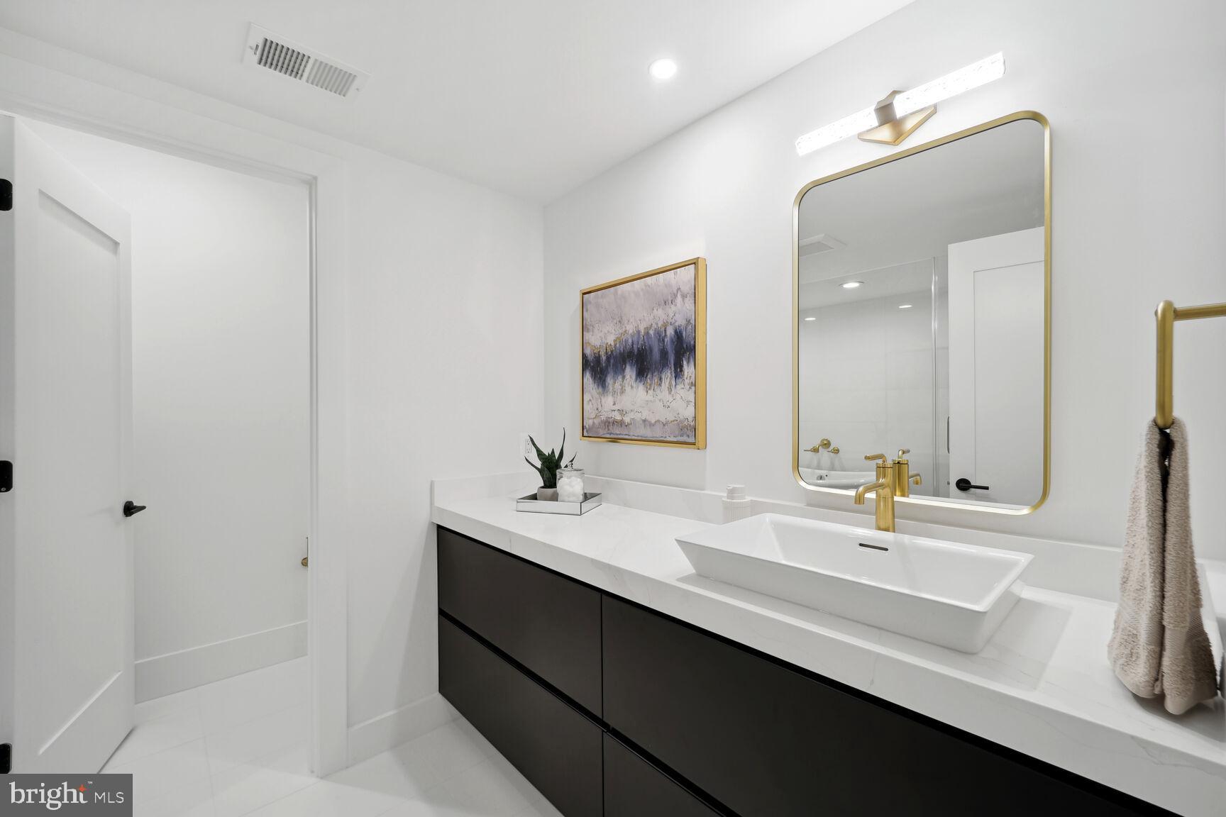 7006 Hector Road McLean, VA 22101 - Photo 46 of 50 Lower level full bath