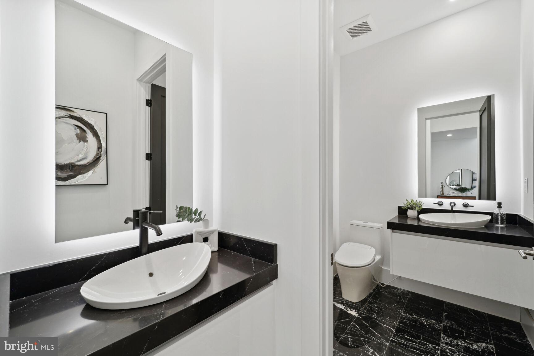 7006 Hector Road McLean, VA 22101 - Photo 8 of 50 Powder room