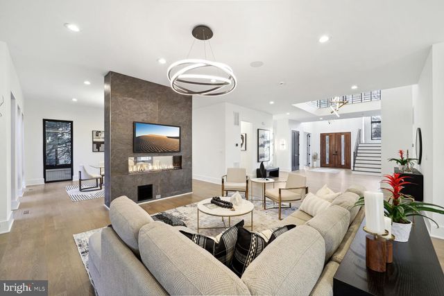 $3,300,000 | 7006 Hector Road, McLean, VA 22101