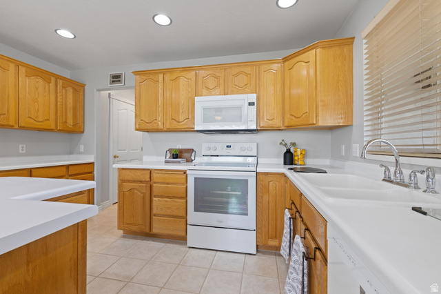 3778 Mapleleaf Way West Jordan, UT 84088 - Photo 10 of 55