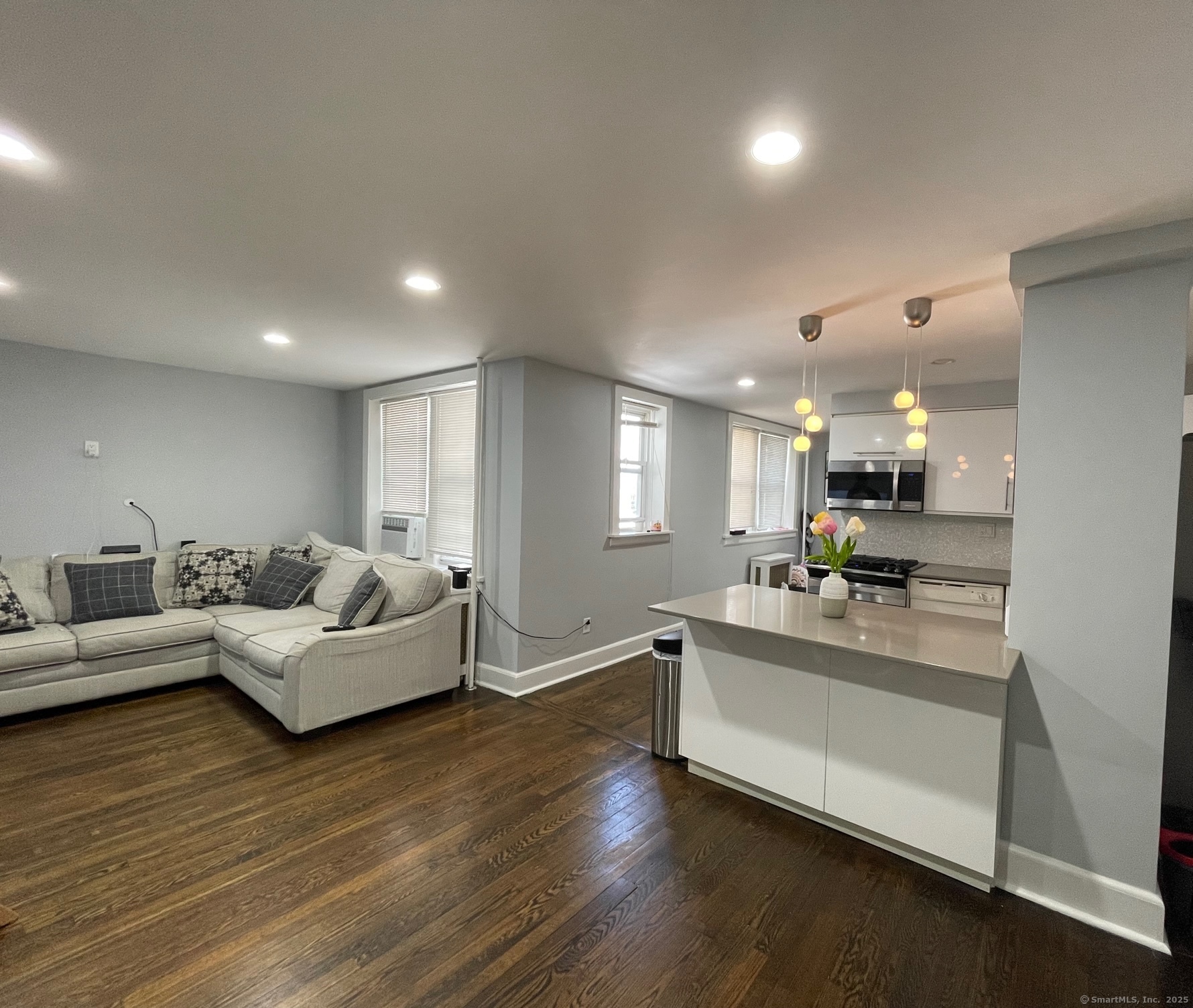 22 Glenbrook Road, Unit 304 Stamford, CT 06902 - Photo 2 of 9