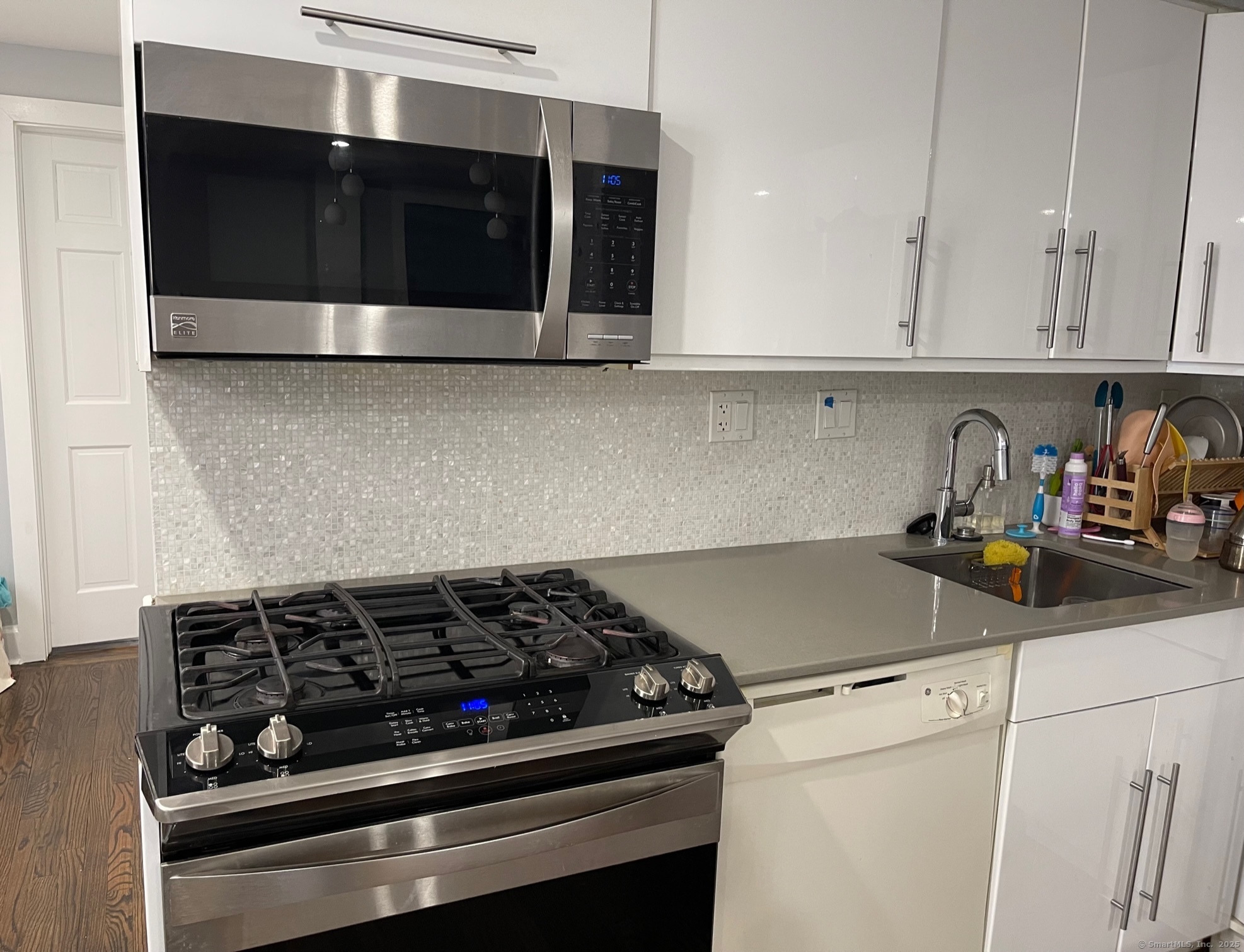 22 Glenbrook Road, Unit 304 Stamford, CT 06902 - Photo 5 of 9