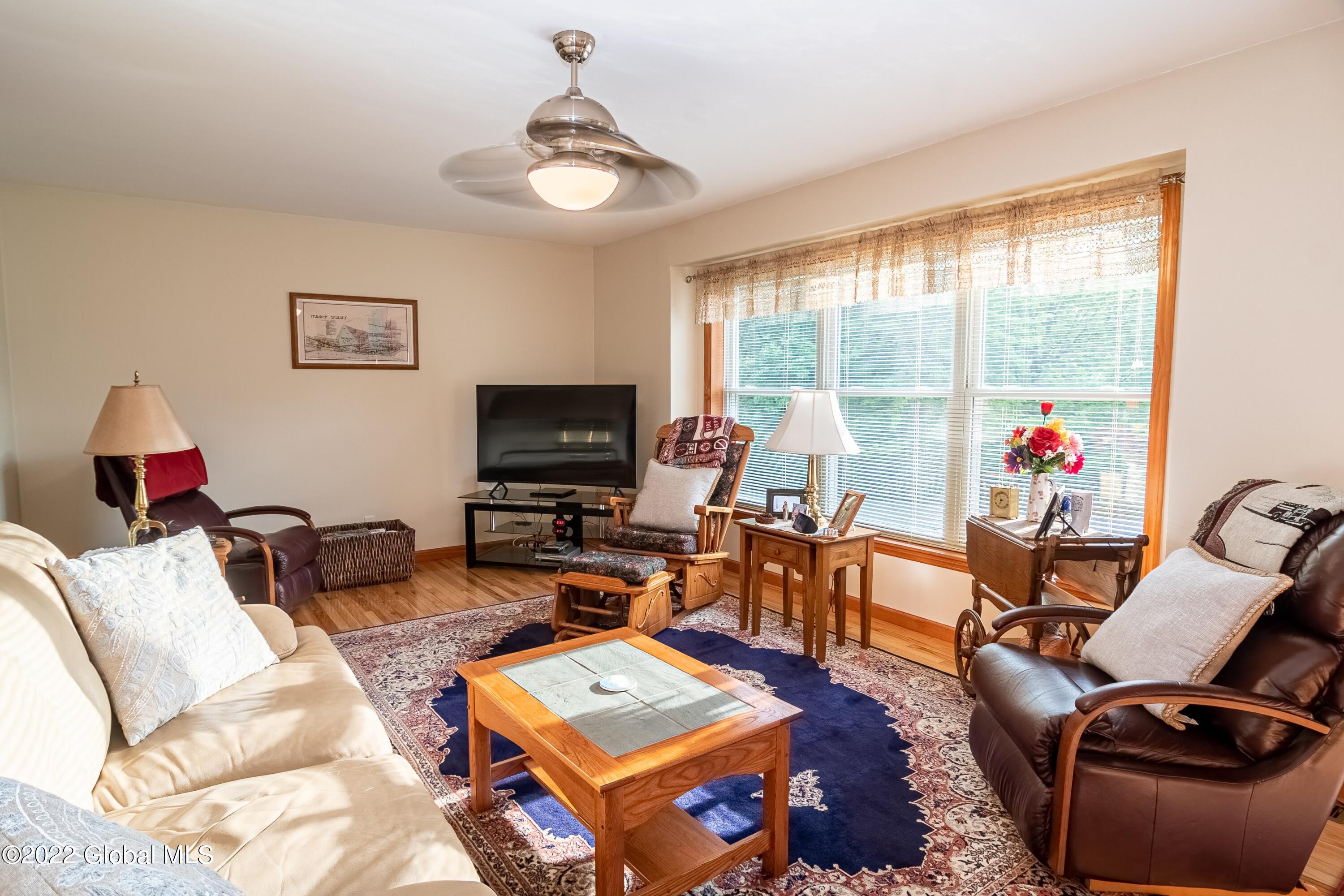 70 Bellview Road Troy, NY 12180 - Photo 14 of 46 70 Bellview Rd-14