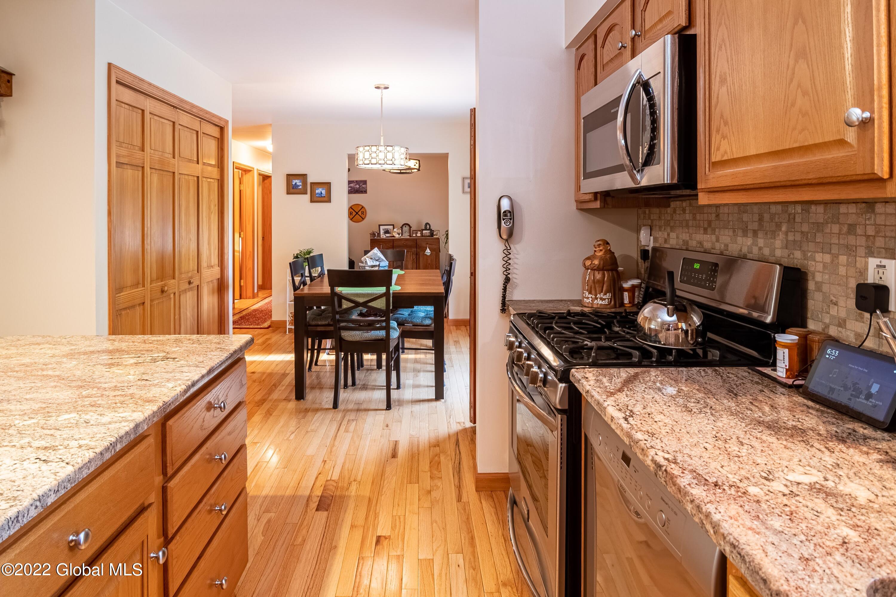 70 Bellview Road Troy, NY 12180 - Photo 18 of 46 70 Bellview Rd-18