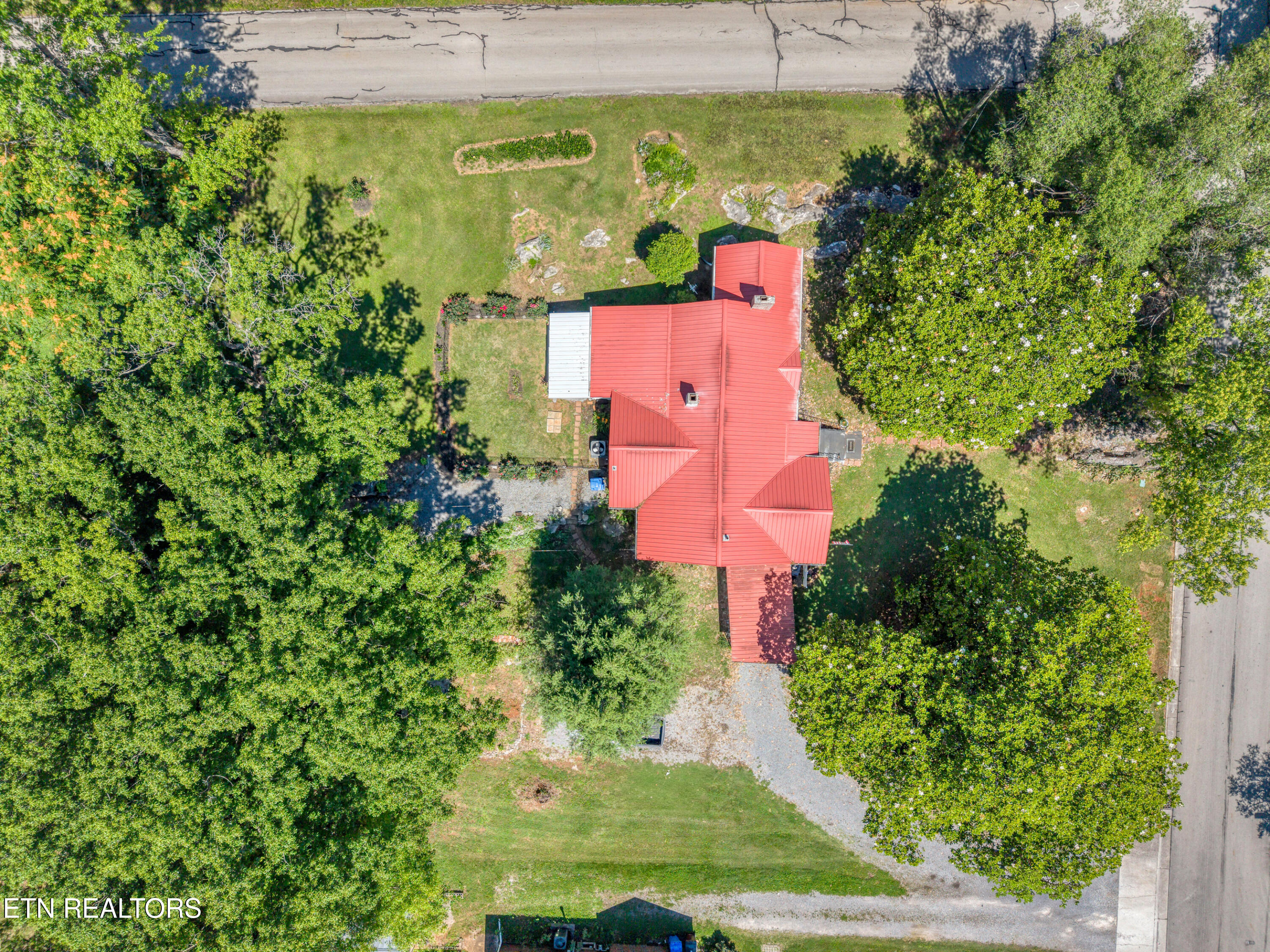 403 Rose Avenue Alcoa, TN 37701 - Photo 29 of 29 DJI_20260603113859_0188_D_11-2
