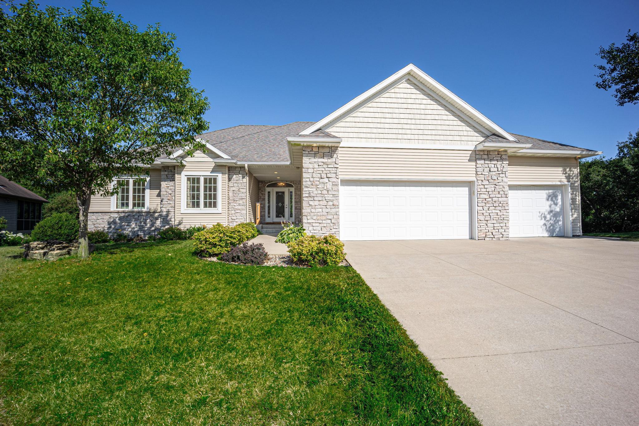 2231 Hill Place Southwest Rochester, MN 55902 - Photo 3 of 46