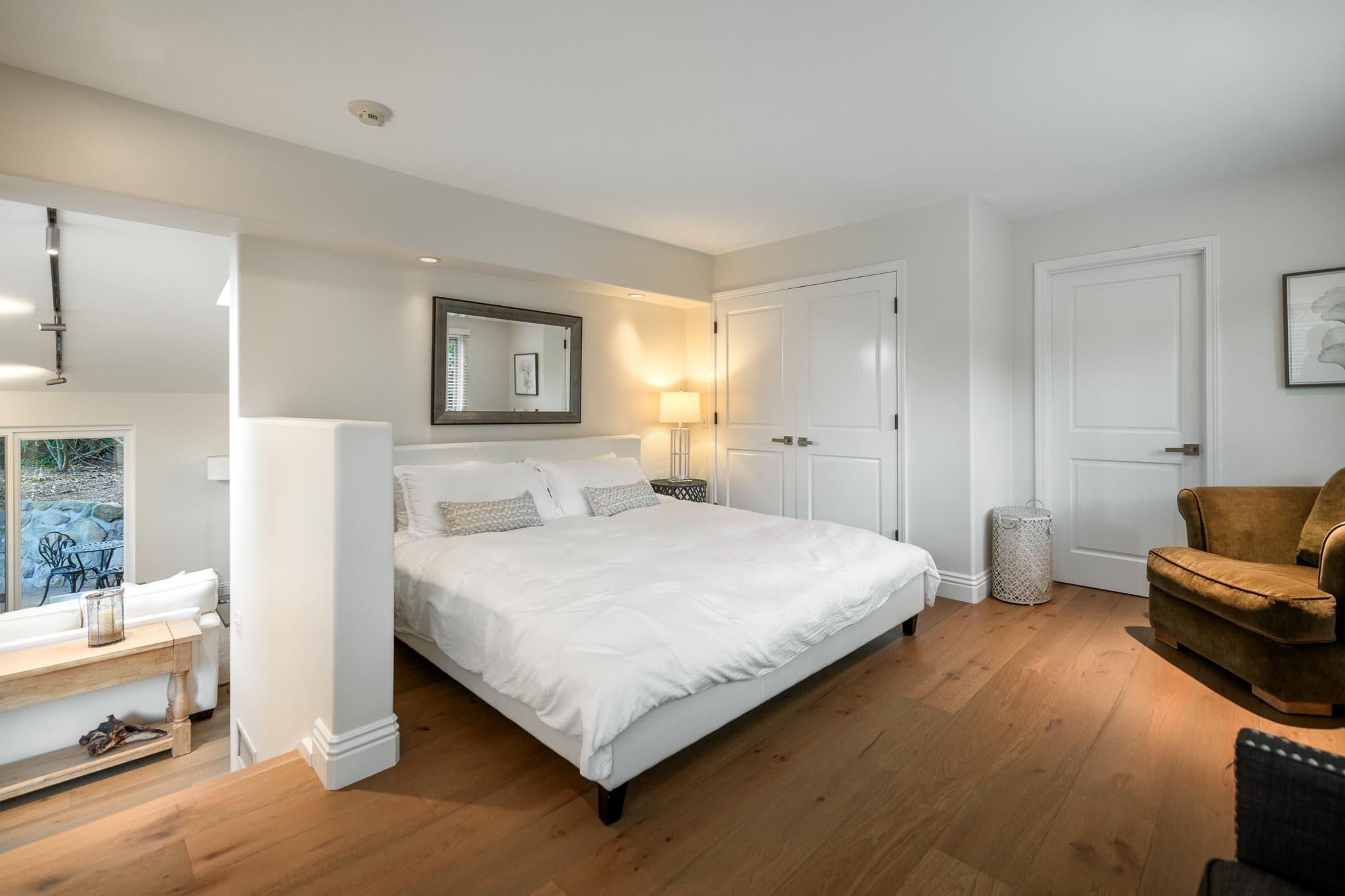 790 Ayala Lane Montecito, CA 93108 - Photo 19 of 24 a bedroom with a bed and a couch