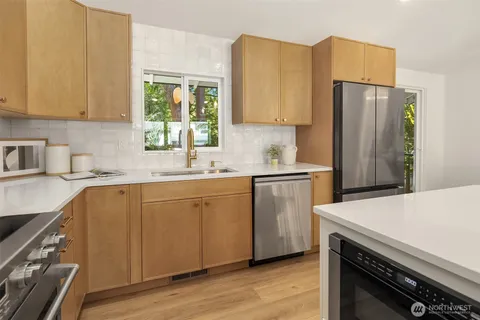 $1,299,000 | 8820 194th Street Southwest, Edmonds, WA 98026