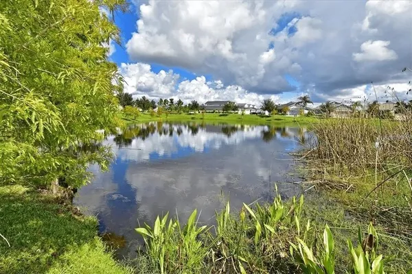 $2,400 | 4815 Woodbrook Drive, Sarasota, FL 34243