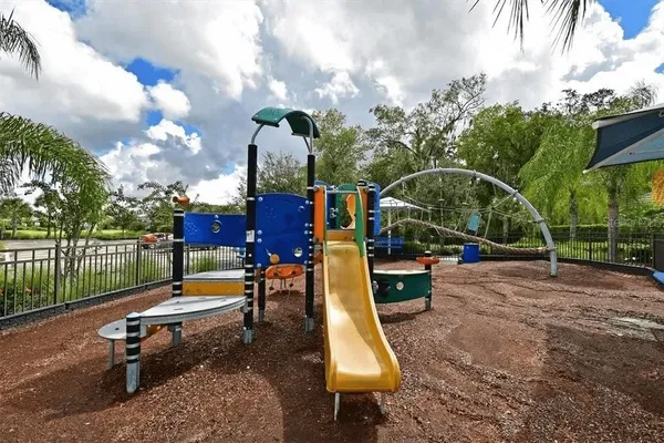 $2,400 | 4815 Woodbrook Drive, Sarasota, FL 34243