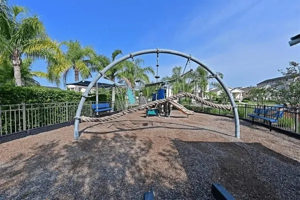 $2,400 | 4815 Woodbrook Drive, Sarasota, FL 34243