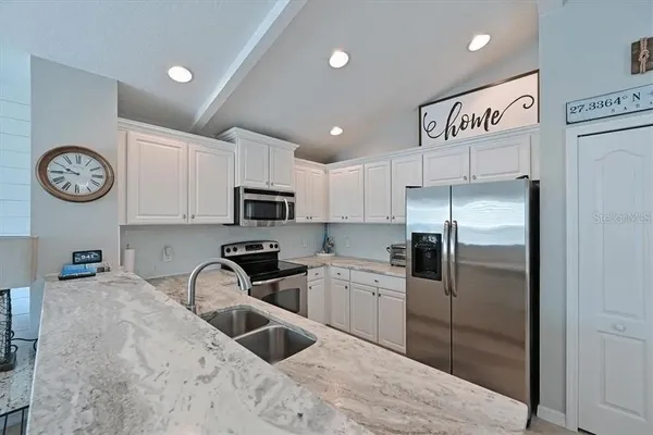 $2,400 | 4815 Woodbrook Drive, Sarasota, FL 34243