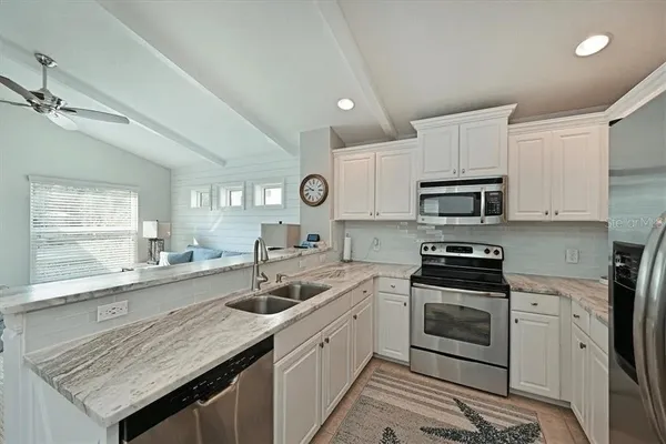 $2,400 | 4815 Woodbrook Drive, Sarasota, FL 34243