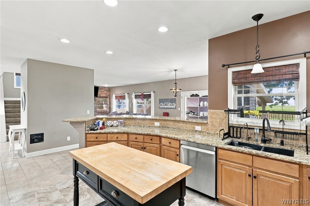 6345 Shawnee Road Wheatfield, NY 14120 - Photo 7 of 40 Gallery Image 7
