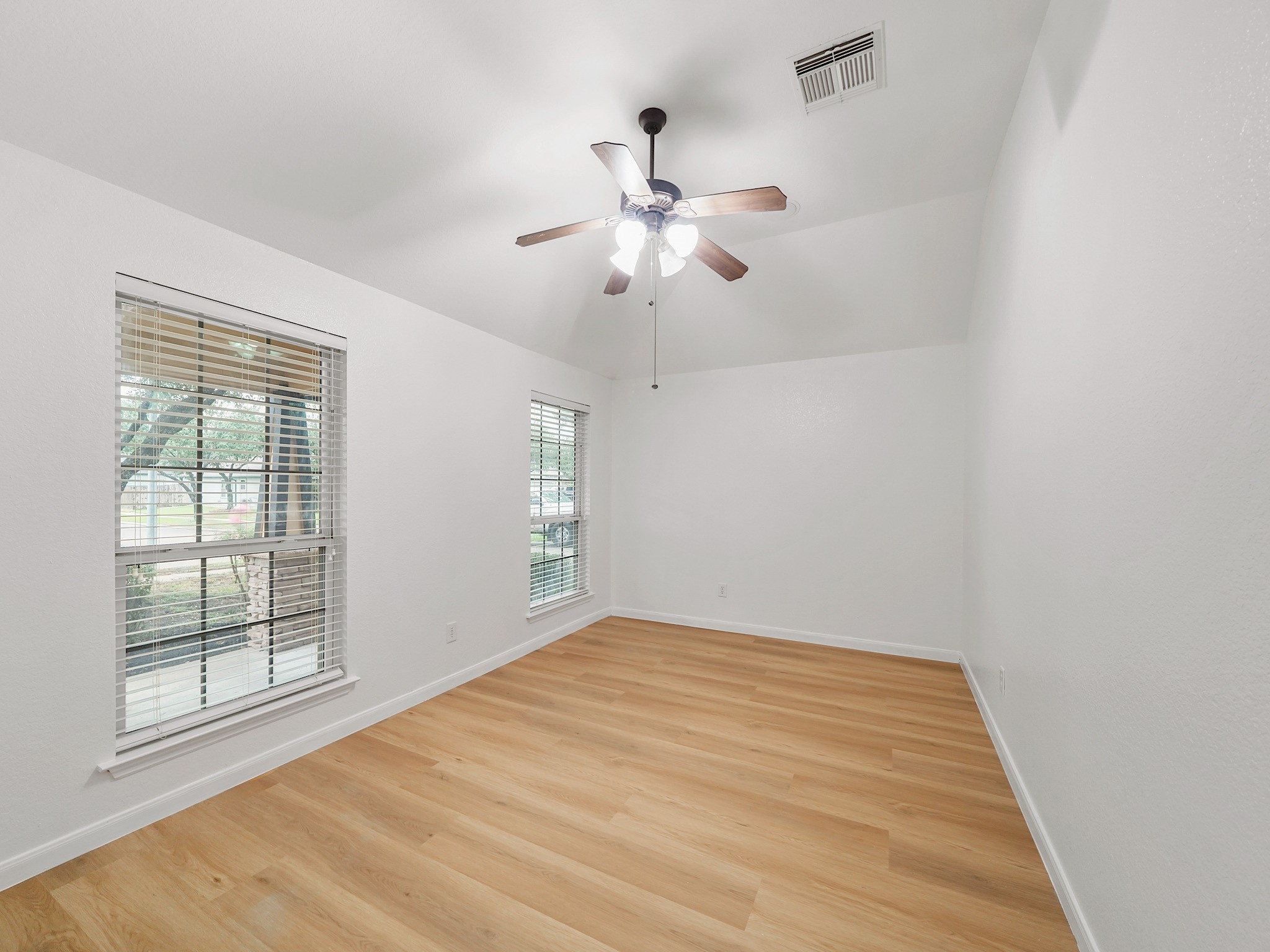 5614 Valley Scene Way Spring, TX 77379 - Photo 3 of 24 Gallery Image 3