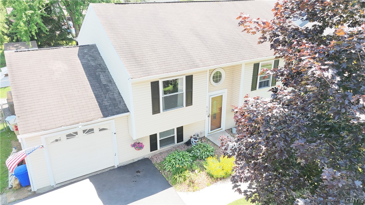 8193 Rizzo Drive Clay, NY 13041 - Photo 5 of 47
