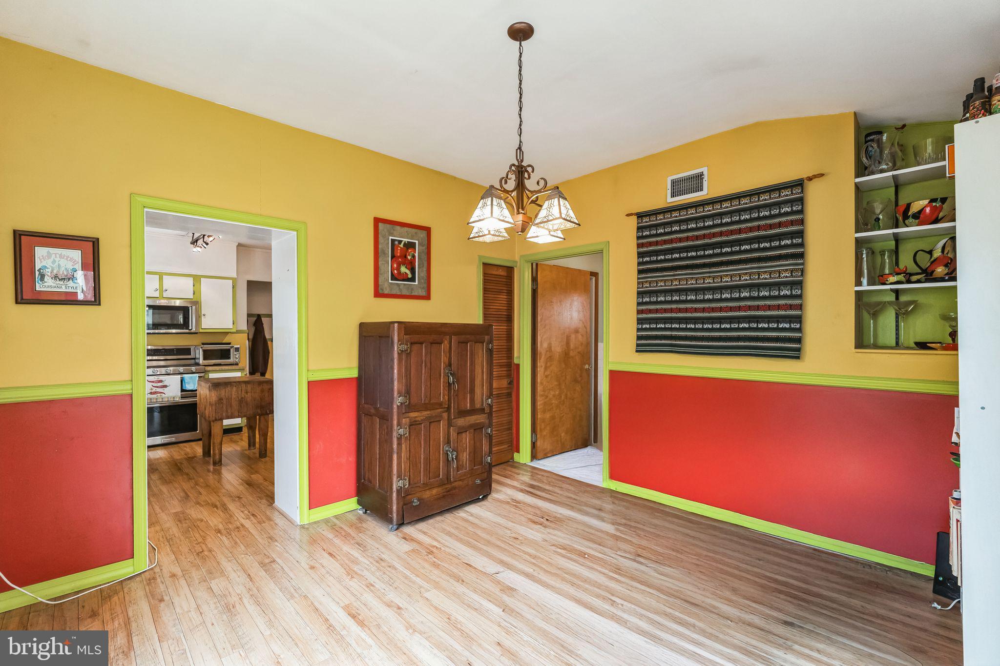125 Township Line Road Jenkintown, PA 19046 - Photo 19 of 41 a room with furniture and a window