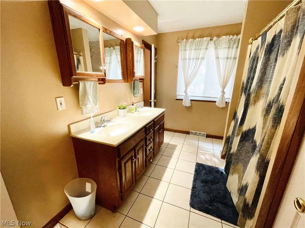 5558 Hopkins Road Mentor, OH 44060 - Photo 22 of 27 Gallery Image 22