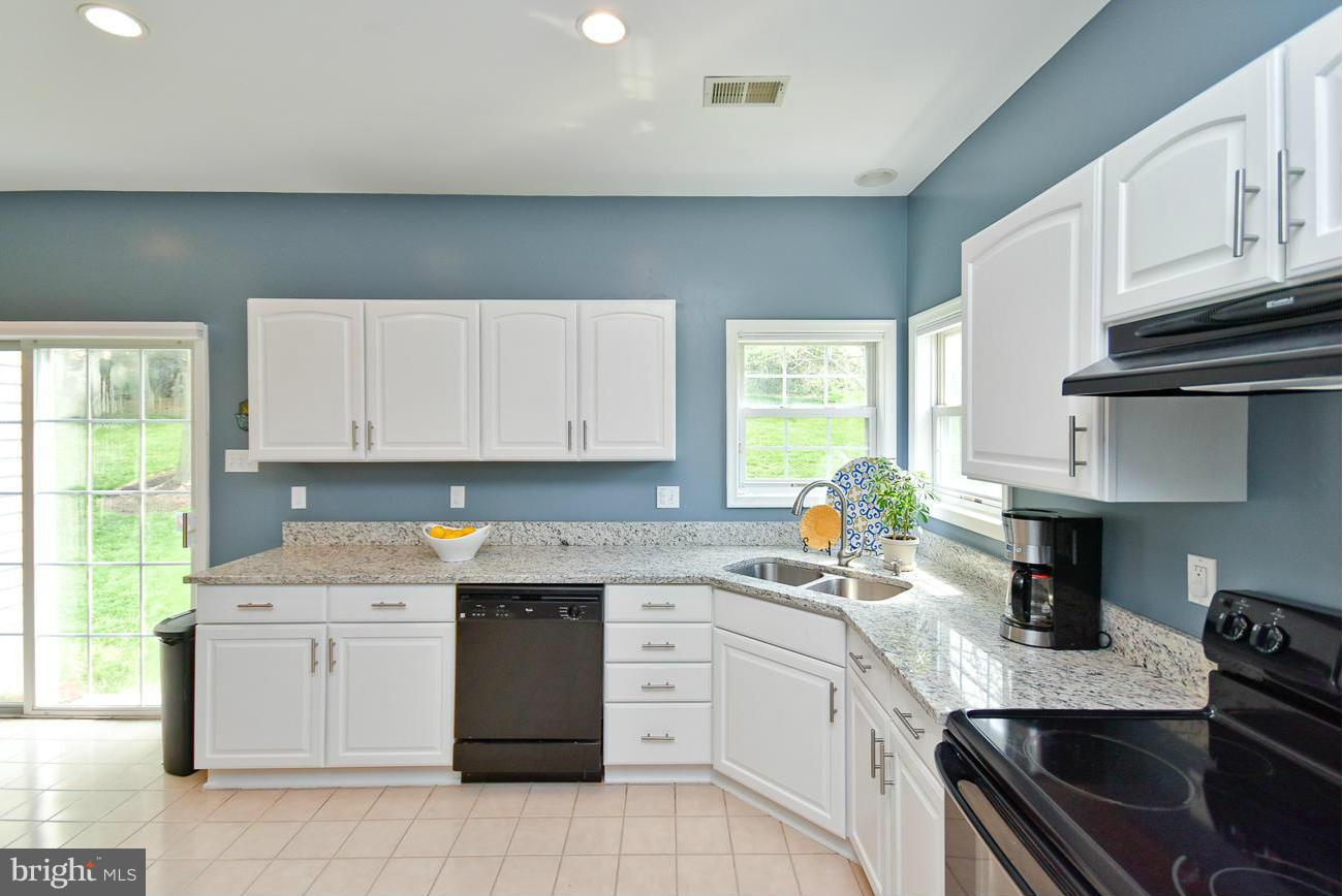 6417 Empty Song Road Columbia, MD 21044 - Photo 12 of 30 Kitchen