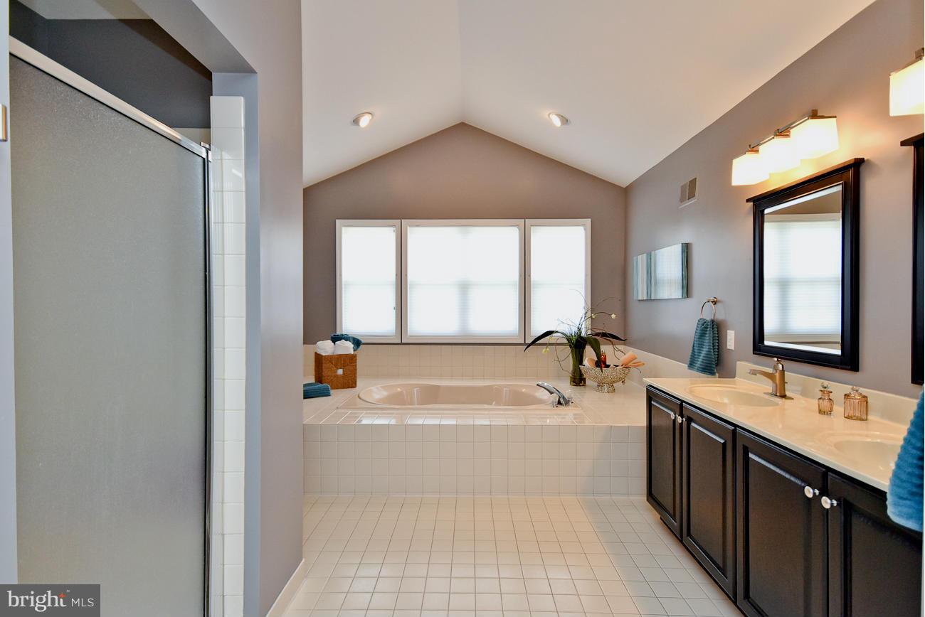 6417 Empty Song Road Columbia, MD 21044 - Photo 19 of 30 Master bath