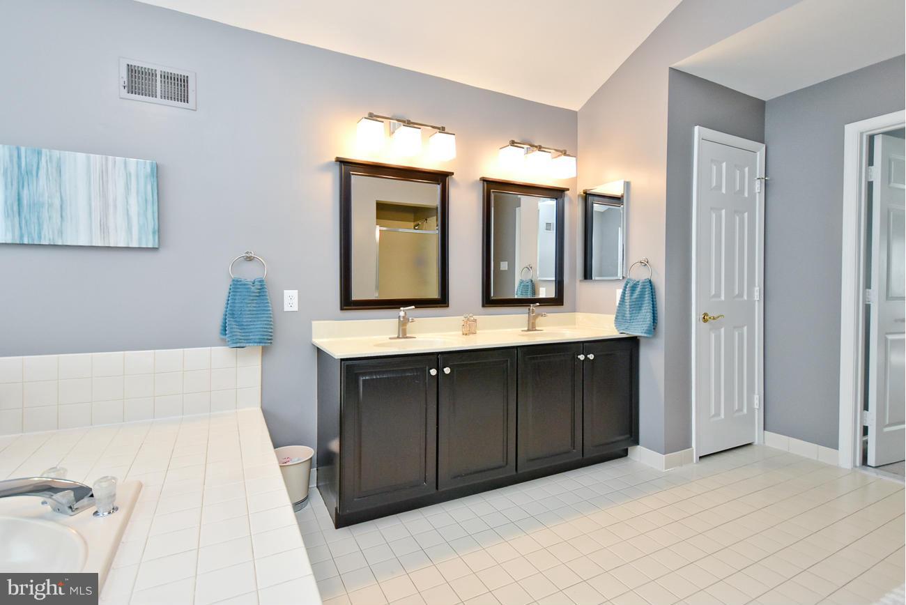 6417 Empty Song Road Columbia, MD 21044 - Photo 20 of 30 3rd full bath