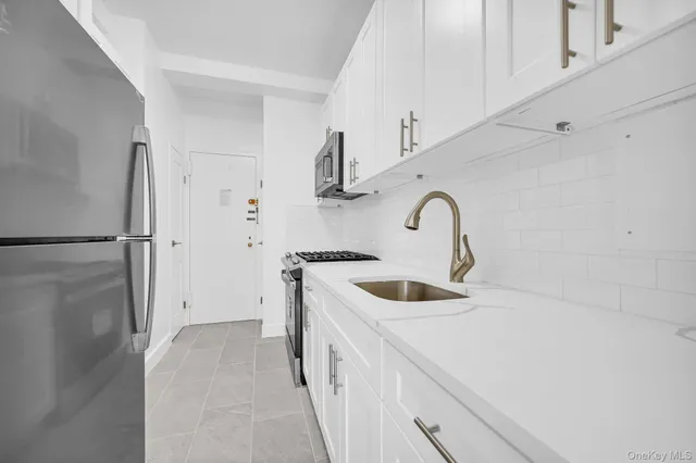 $235,500 | 9 Fordham Hill Ovl, Unit 3C | University Heights