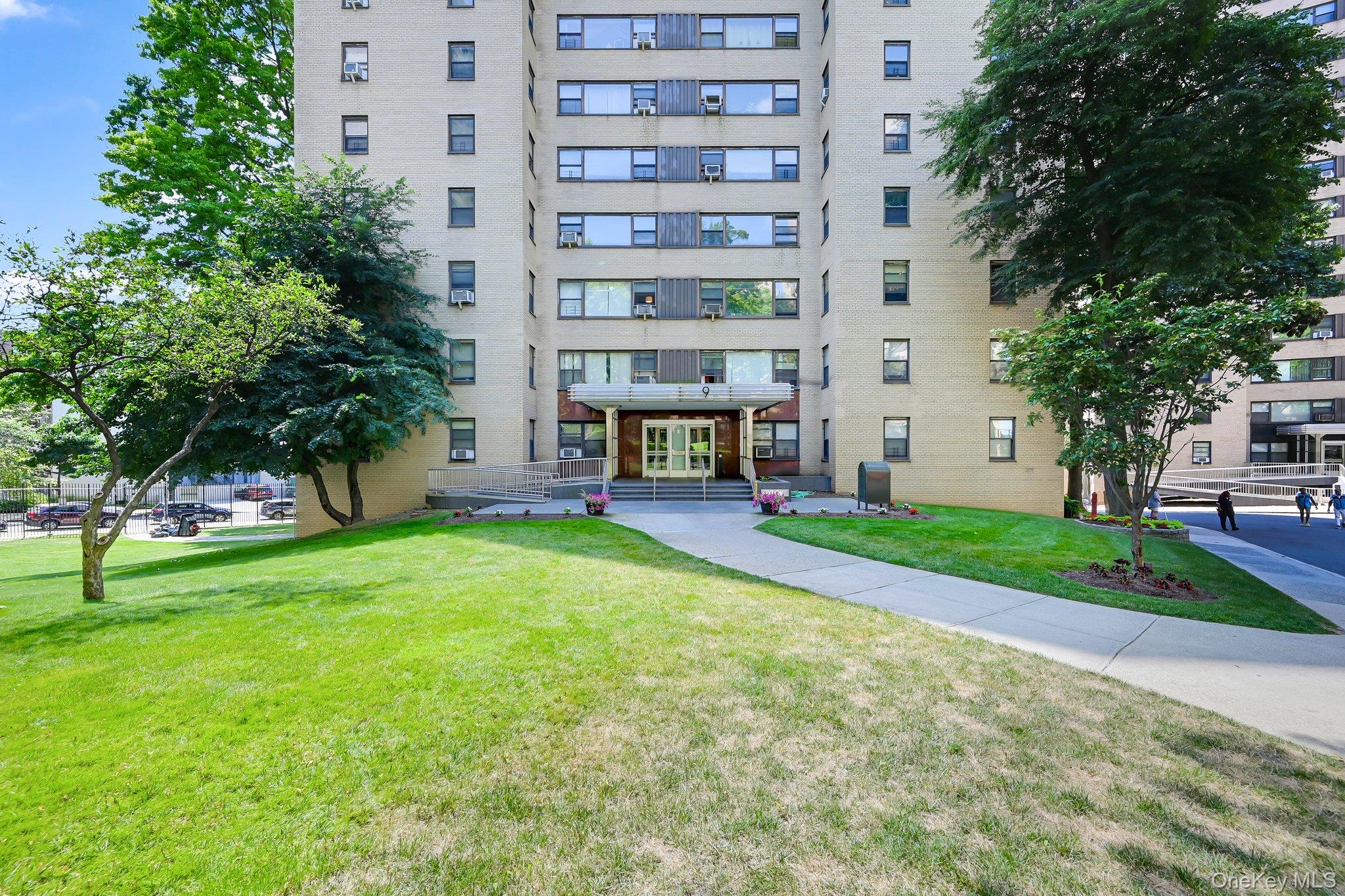 9 Fordham Hill Ovl, Unit 3C Bronx, NY 10468 - Photo 23 of 25