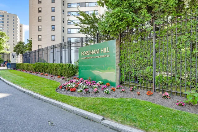 $235,500 | 9 Fordham Hill Ovl, Unit 3C | University Heights