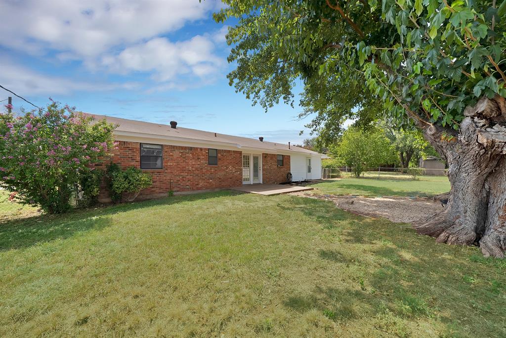 825 East Prairie View Road Crowley, TX 76036 - Photo 28 of 32 Gallery Image 28