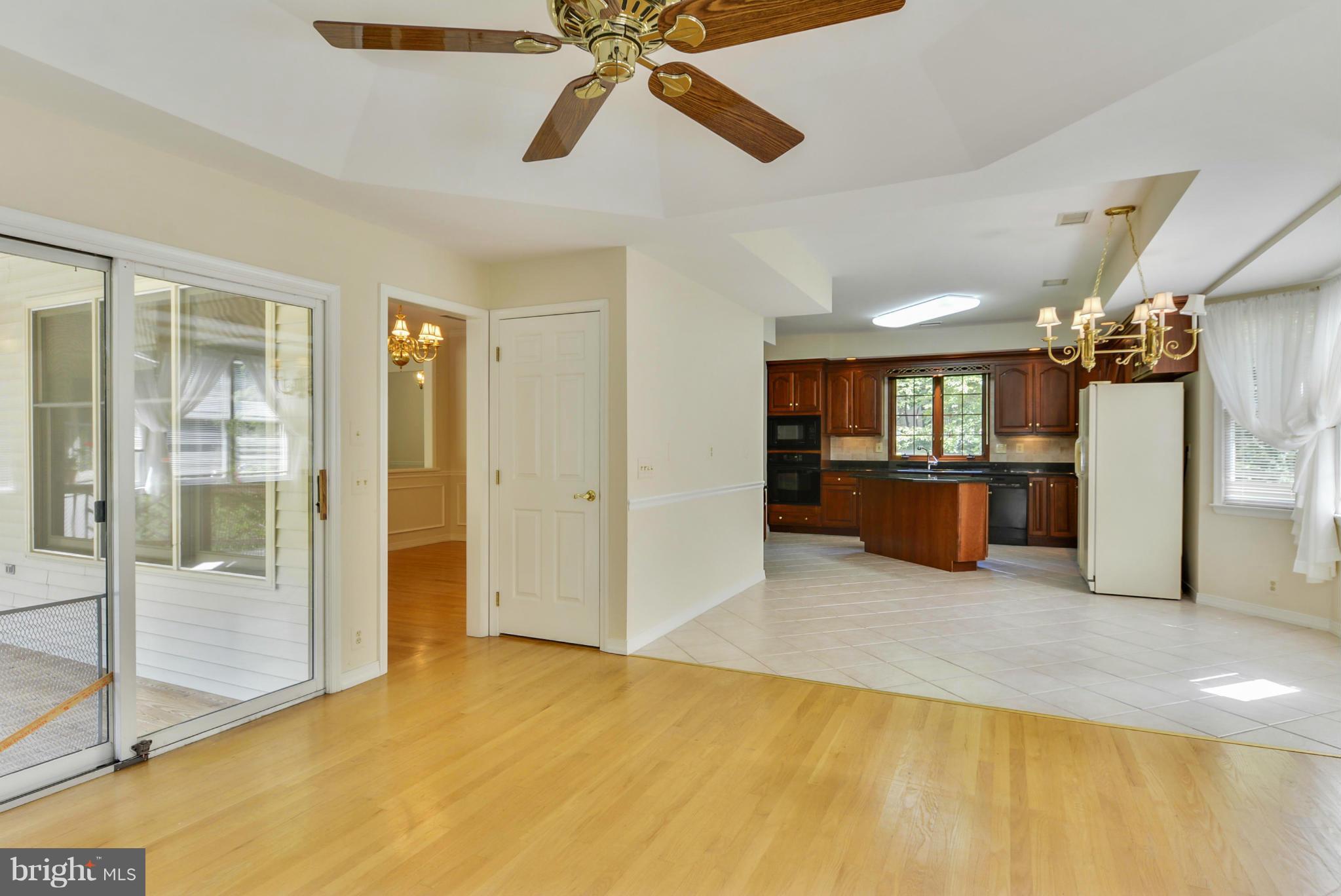 11832 Larry Road Fairfax, VA 22030 - Photo 14 of 29 Family Room