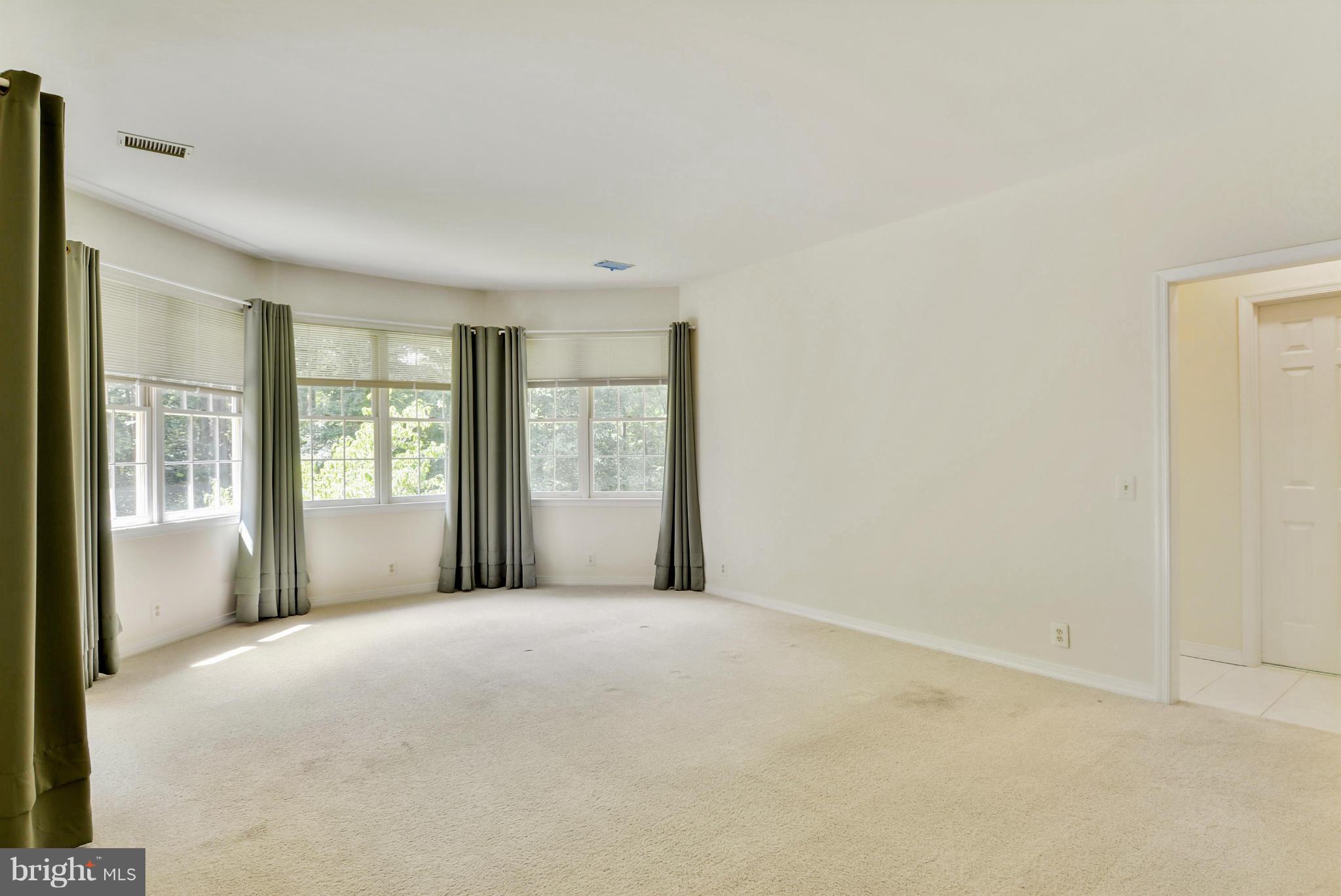 11832 Larry Road Fairfax, VA 22030 - Photo 16 of 29 Bedroom (Master)