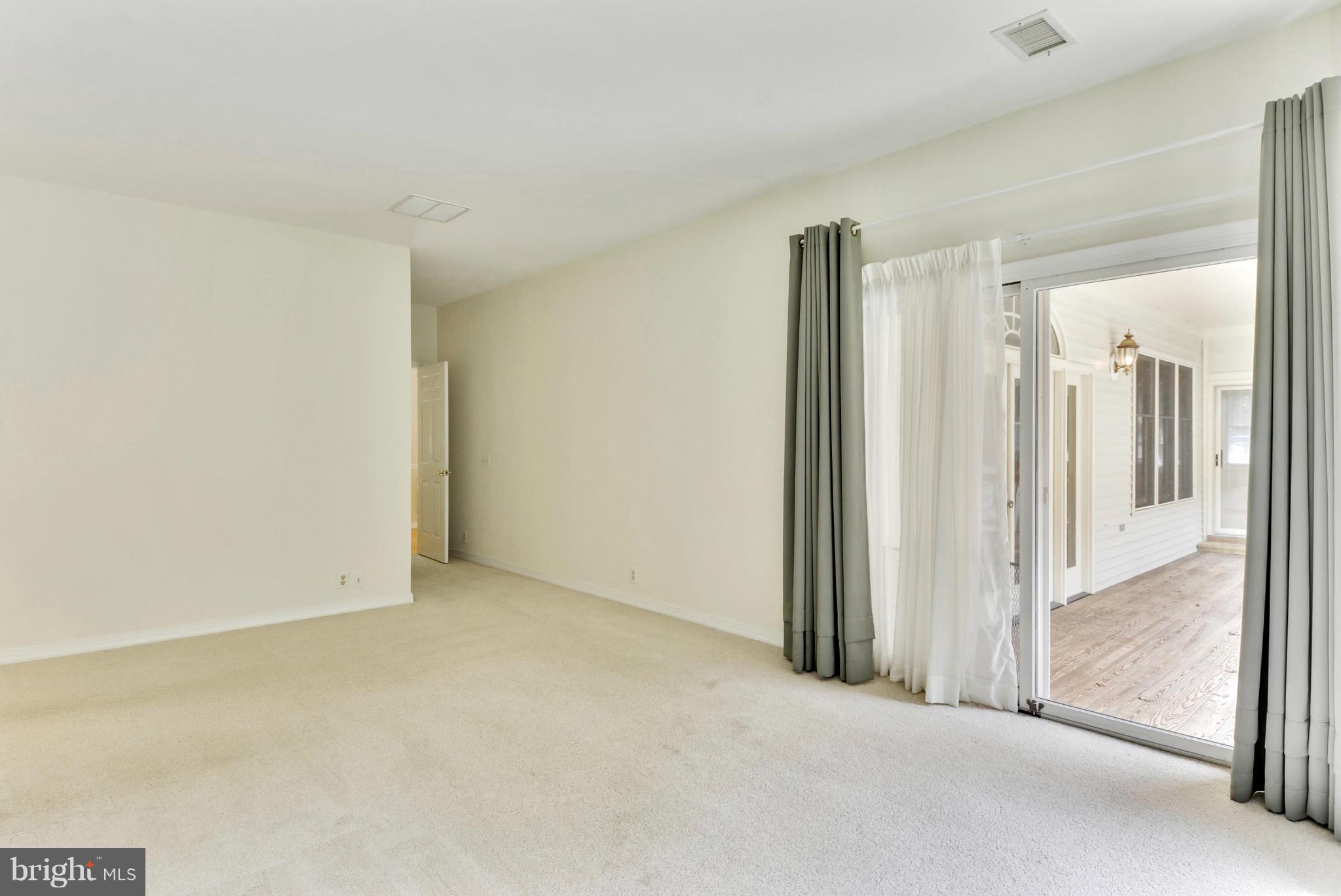 11832 Larry Road Fairfax, VA 22030 - Photo 18 of 29 Bedroom (Master)
