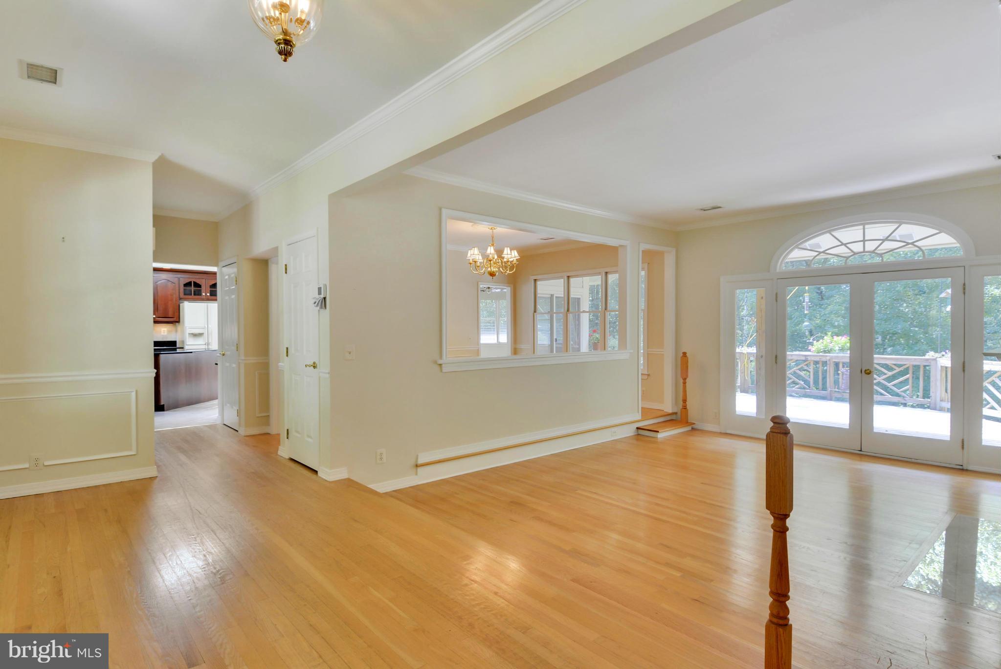 11832 Larry Road Fairfax, VA 22030 - Photo 4 of 29 Interior (General)