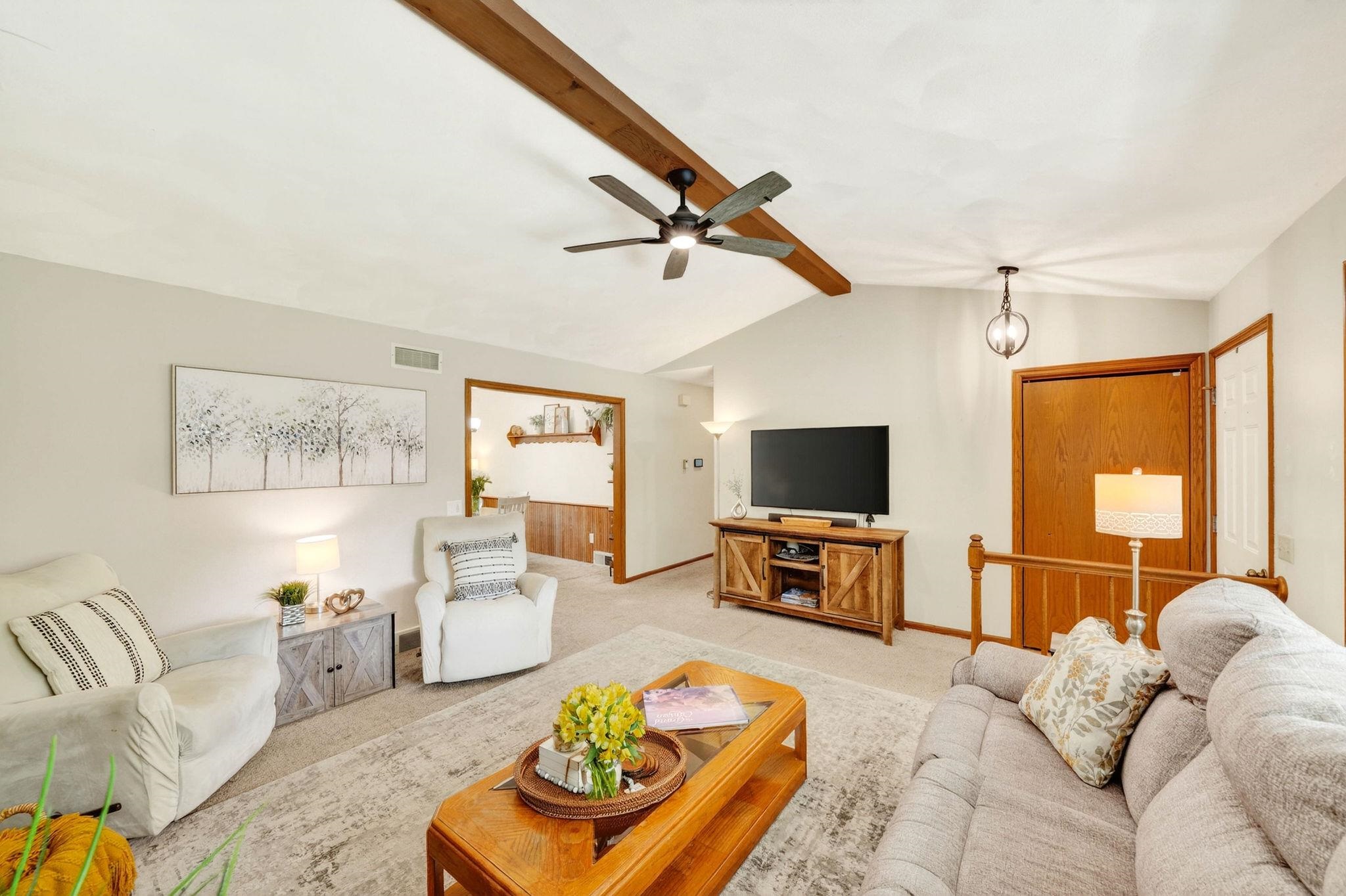 1572 Boulder Way Sun Prairie, WI 53590 - Photo 5 of 50