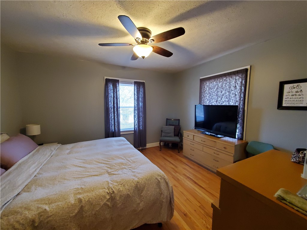 274 Field Street Rochester, NY 14620 - Photo 5 of 17