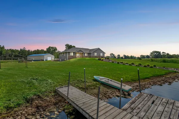 $723,900 | 8464 County Road South, Pulaski, WI 54162