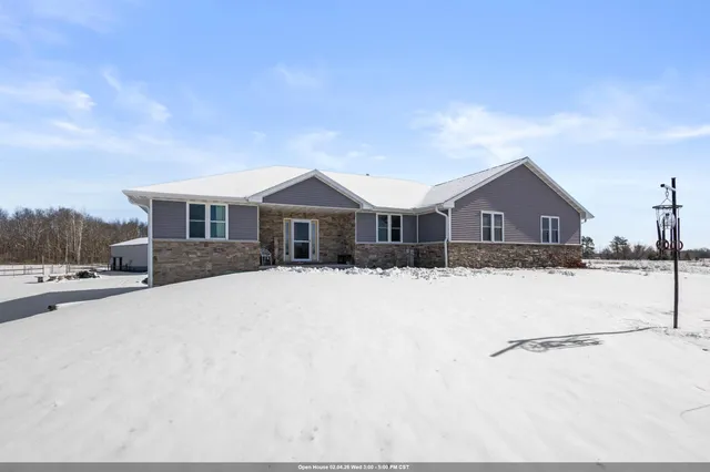 $724,900 | 8464 County Road South, Pulaski, WI 54162