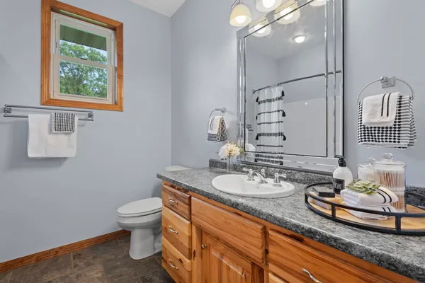 $723,900 | 8464 County Road South, Pulaski, WI 54162