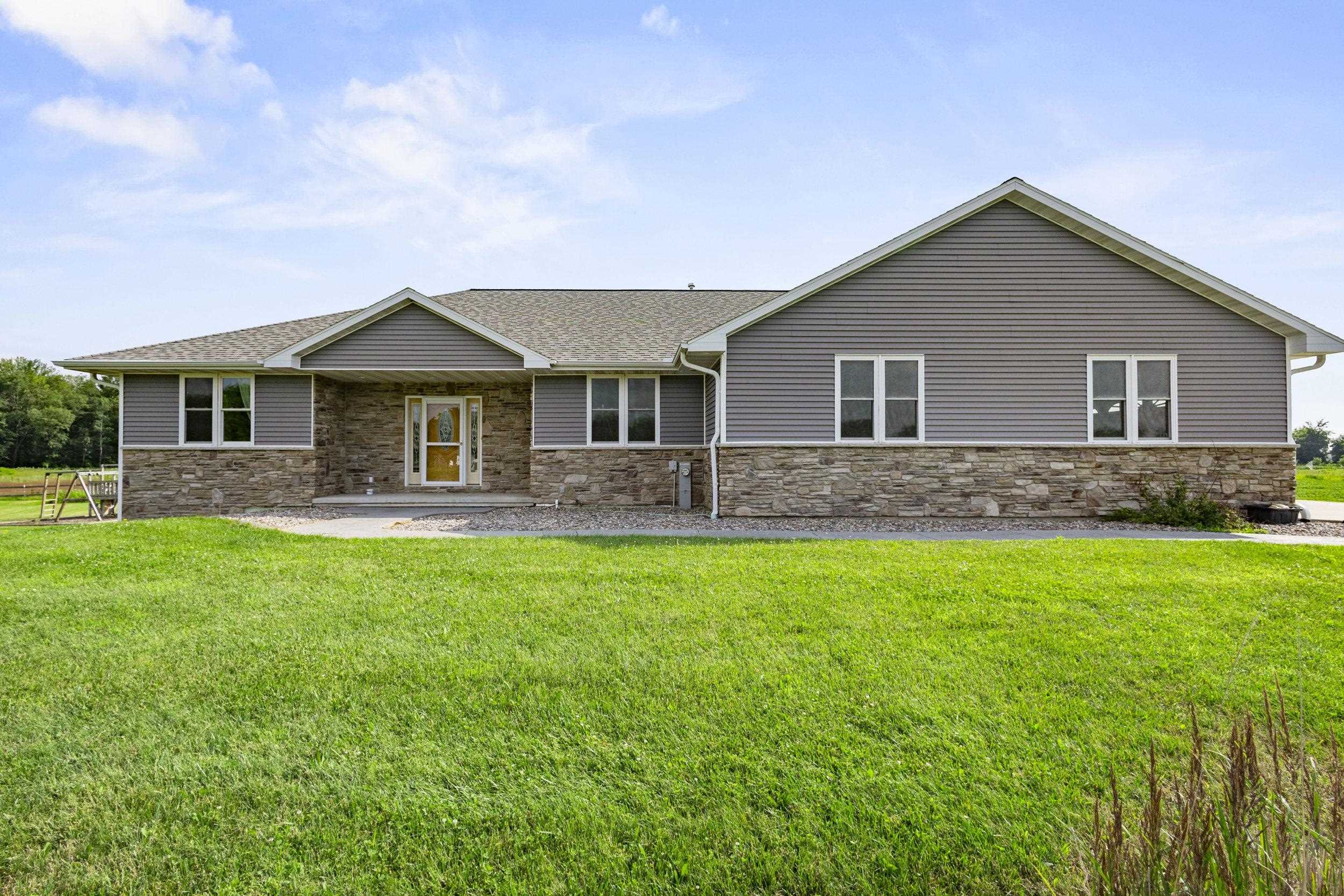 8464 County Road South Pulaski, WI 54162 - Photo 2 of 83