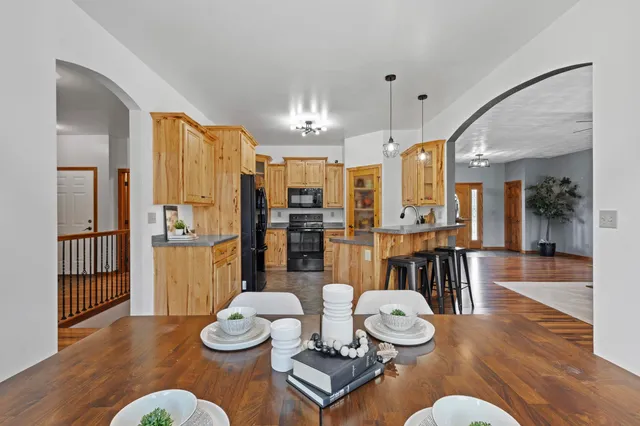 $724,900 | 8464 County Road South, Pulaski, WI 54162