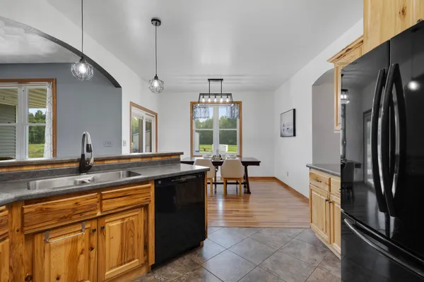 $723,900 | 8464 County Road South, Pulaski, WI 54162