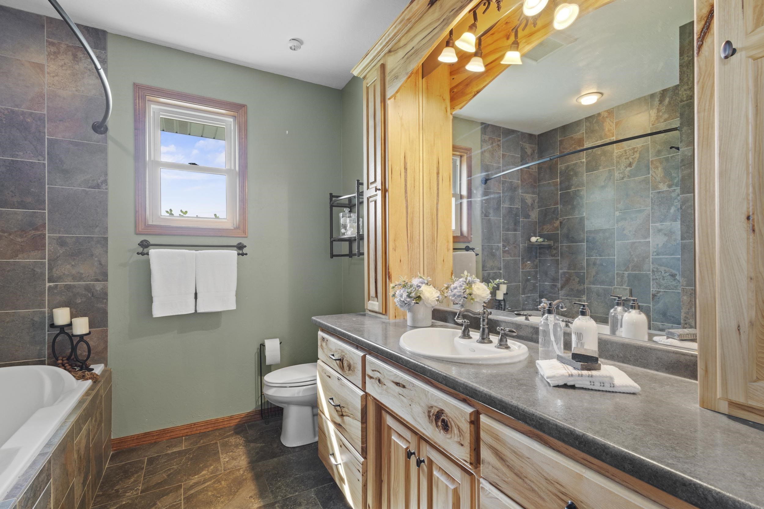 8464 County Road South Pulaski, WI 54162 - Photo 35 of 83