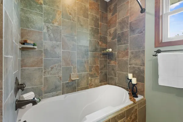 $723,900 | 8464 County Road South, Pulaski, WI 54162