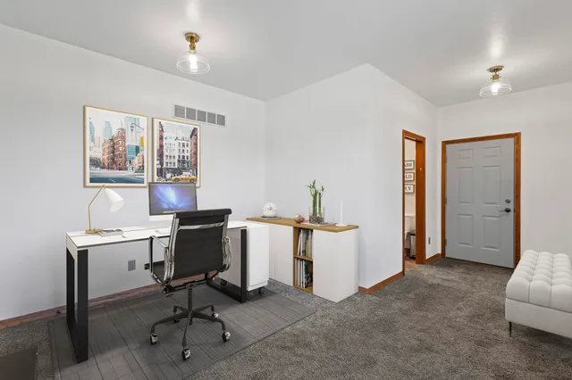 $724,900 | 8464 County Road South, Pulaski, WI 54162