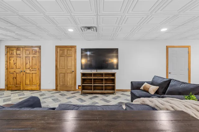 $724,900 | 8464 County Road South, Pulaski, WI 54162