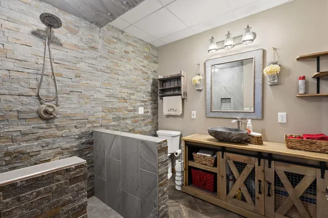 $724,900 | 8464 County Road South, Pulaski, WI 54162