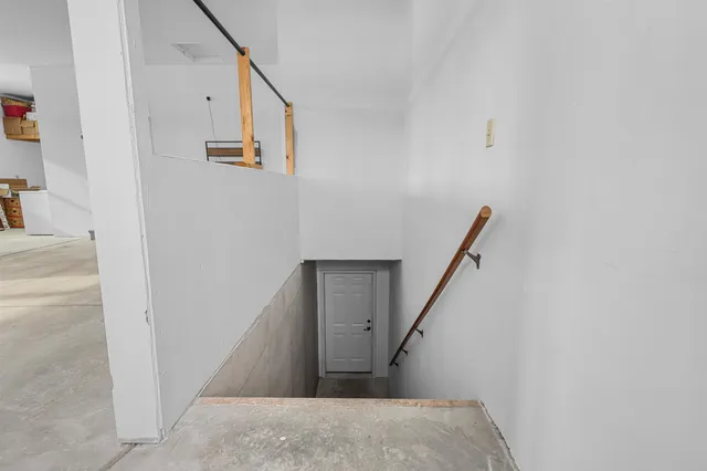 $724,900 | 8464 County Road South, Pulaski, WI 54162