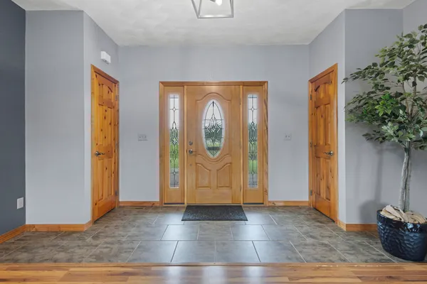 $723,900 | 8464 County Road South, Pulaski, WI 54162