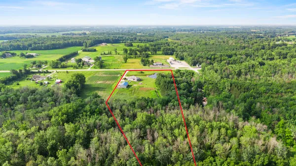 $723,900 | 8464 County Road South, Pulaski, WI 54162