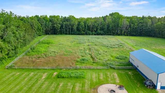 $724,900 | 8464 County Road South, Pulaski, WI 54162